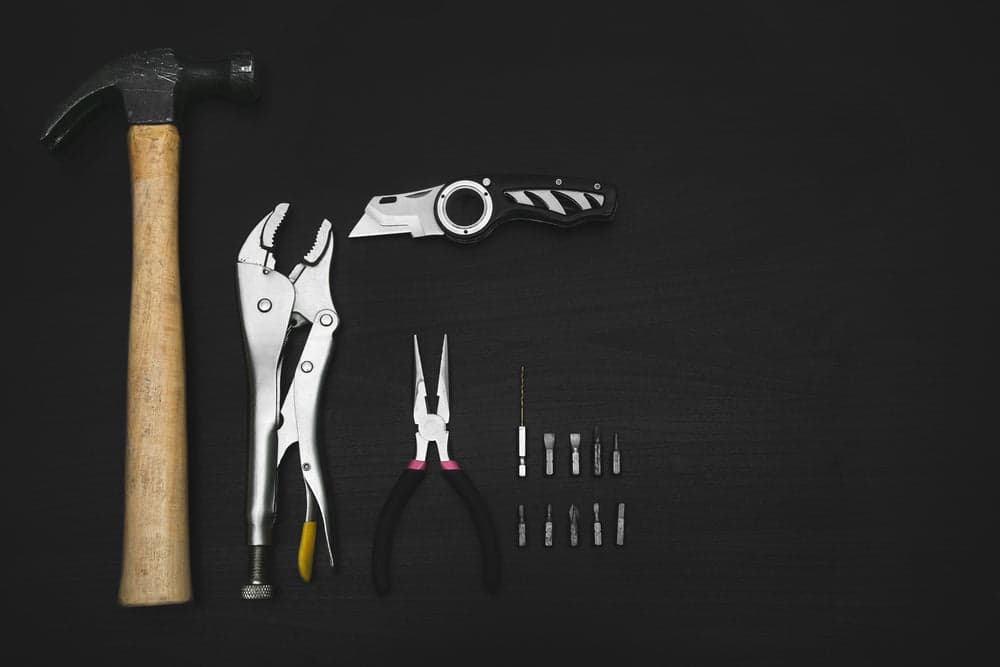 Hinges, handles & fittings