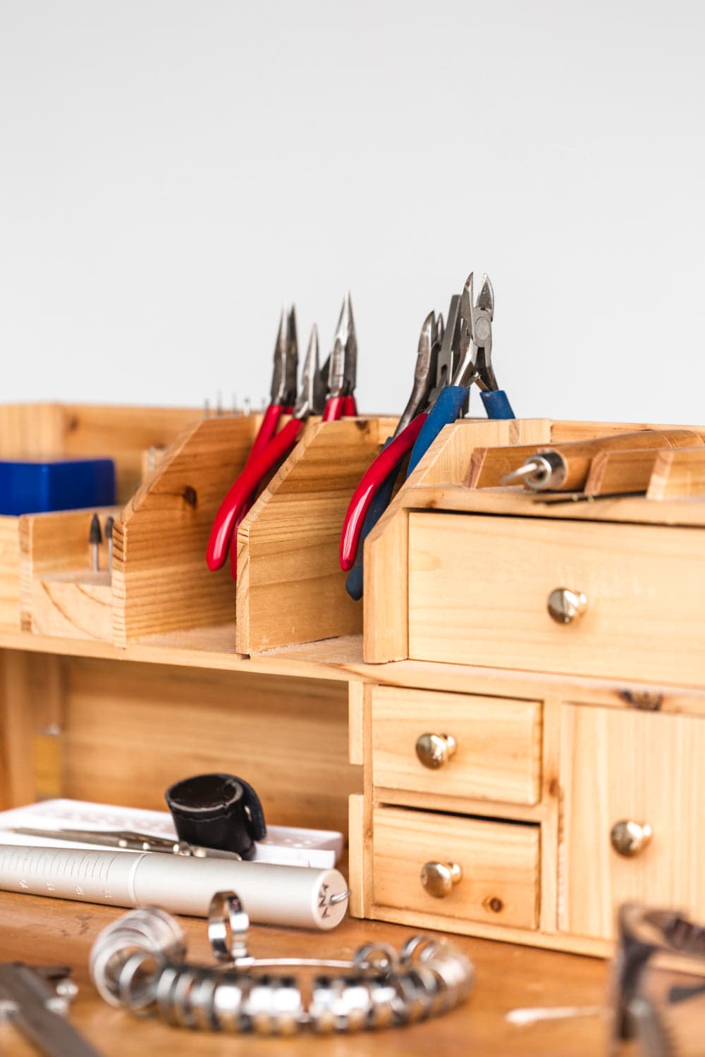 Workshop storage & workstations